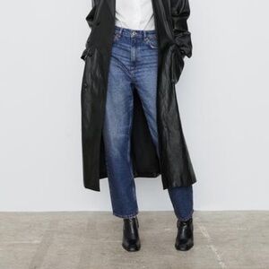 NWT, ZARA, ZW PREMIUM RELAXED MOM JEANS IN AUSTIN BLUE, 28 (US 6)